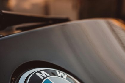 Премиерата на bmw x1 2025: премиум усещане, практичен пакет? или просто умен маркетинг?