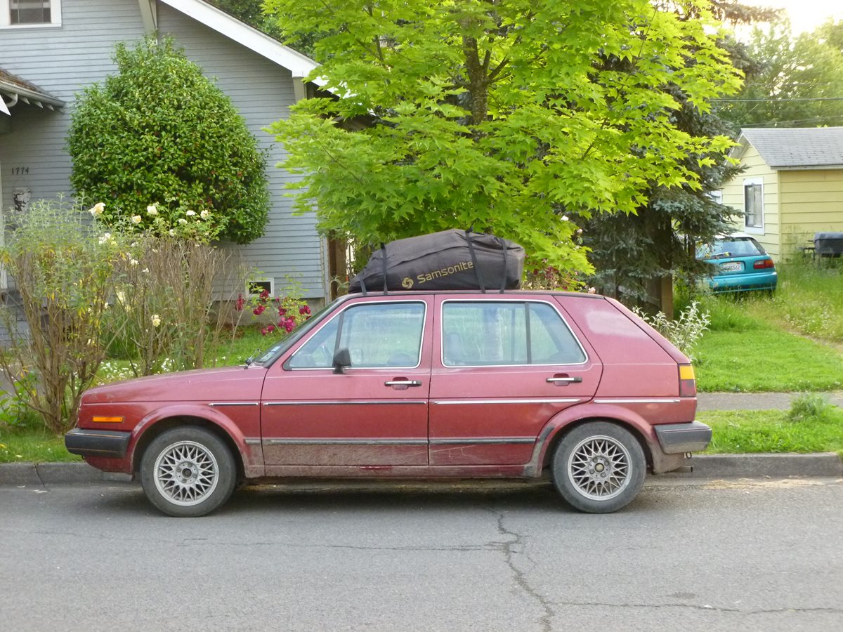 Classic VW Golf Long-Term Comfort for Bulgarian Drivers - изображение 2