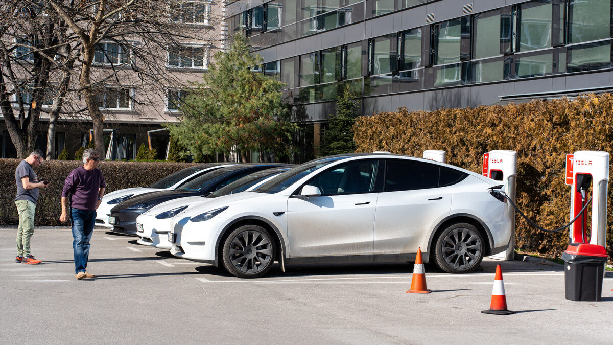 защо зарядните станции на Tesla стават платени? - изображение 3