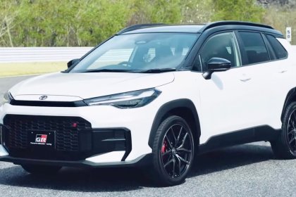 Corolla Cross GR Sport 2026: Когато здравият разум на Toyota обува спортни маратонки