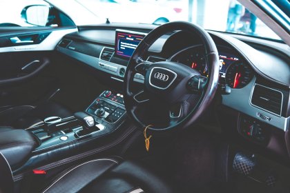 Болки в гърба за 100 000 лева? Истинската история на лумбалната опора в Audi и BMW за българските шофьори