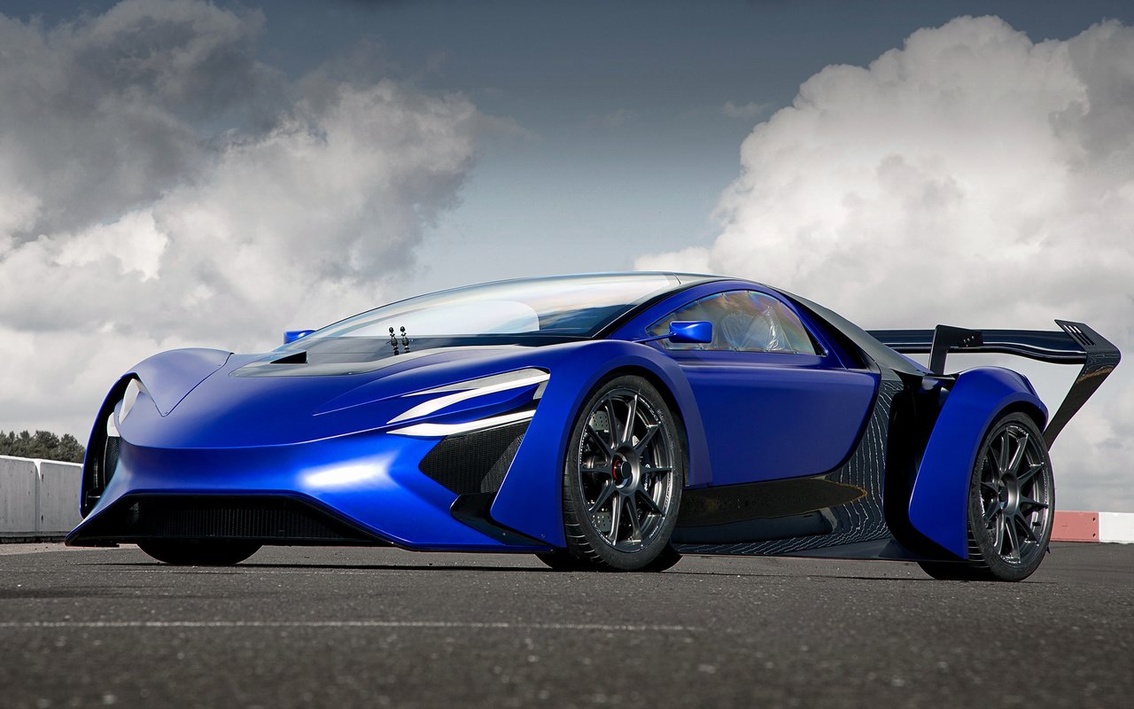 Supercar Luxury with Everyday Usability in European Prototypes - изображение 3