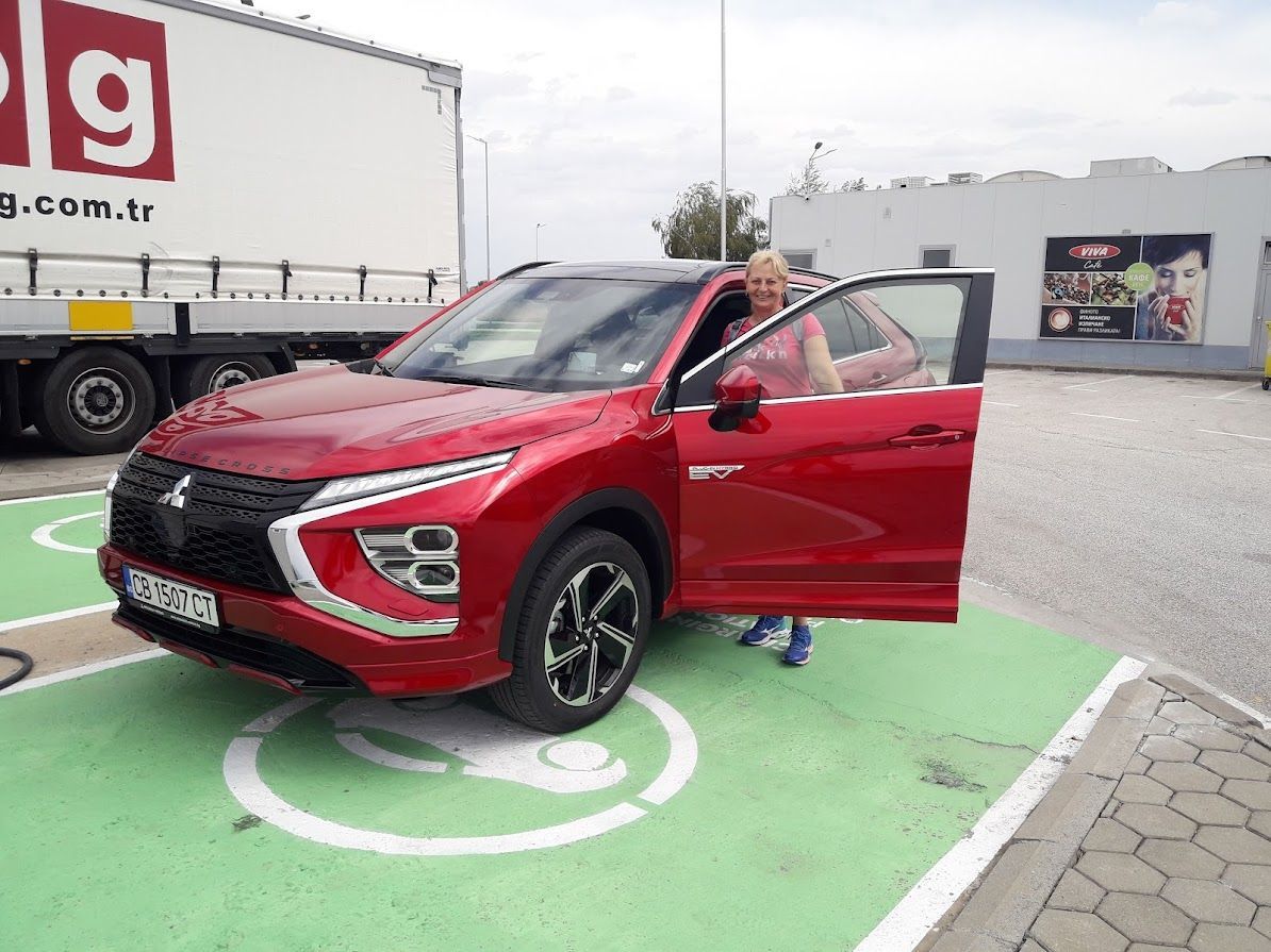 Тестваме новите хибридни SUV модели за големи семейства - изображение 4